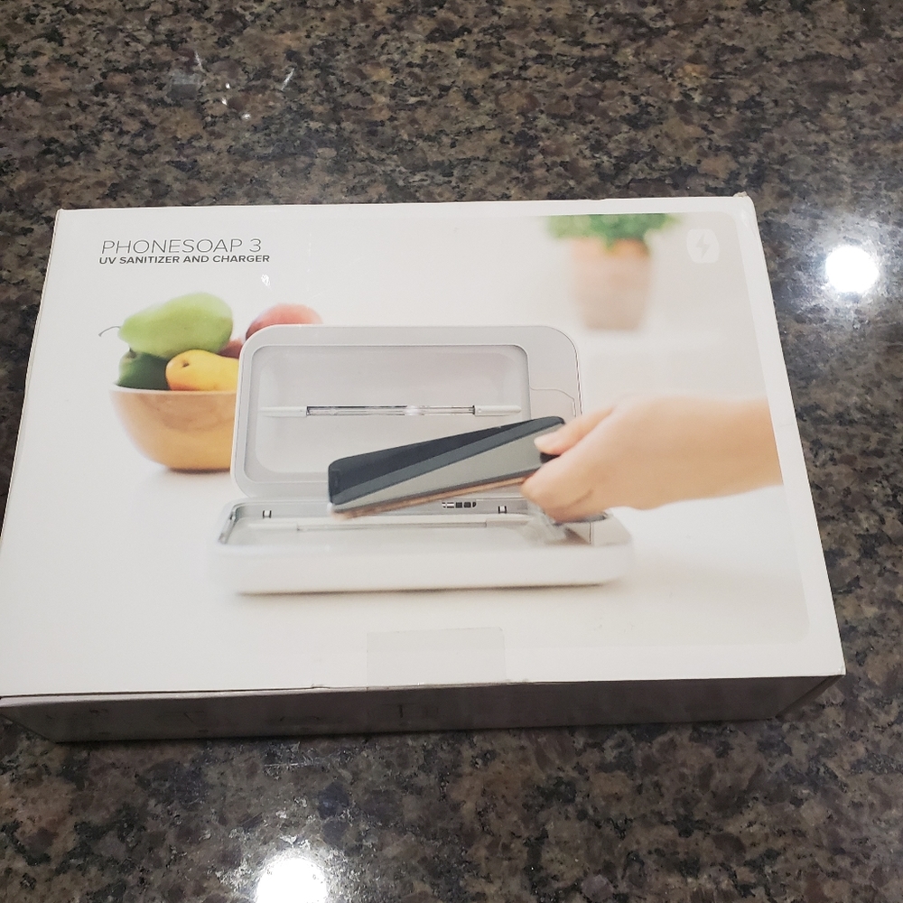 Phonesoap 3 UV Sanitizer And Charger.